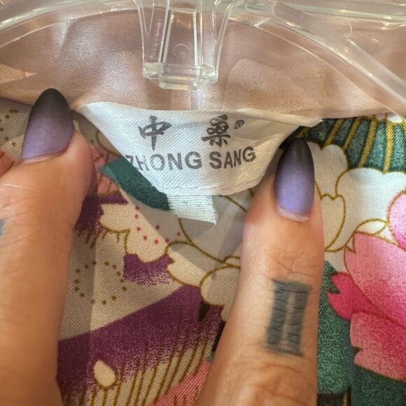 Zhongshan Sang Gorgeous Pink with Cranes Satin Kimono w/ belt- One Size - Picture 2 of 6